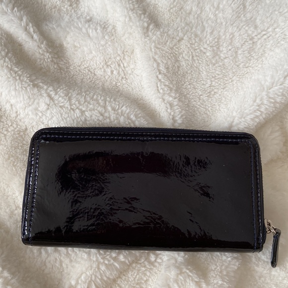 Coach - Picture 2 of 5